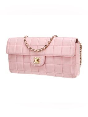 Vintage Light Pink Chanel Chocolate Bar Shoulder Bag
